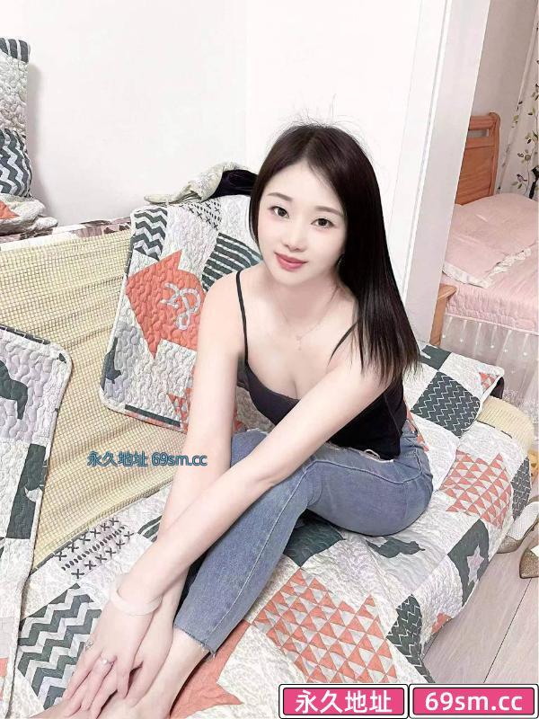 皮肤白大胸老师