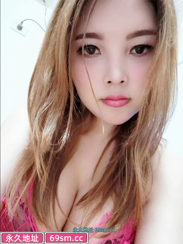 汉阳顶秀B大胸妹