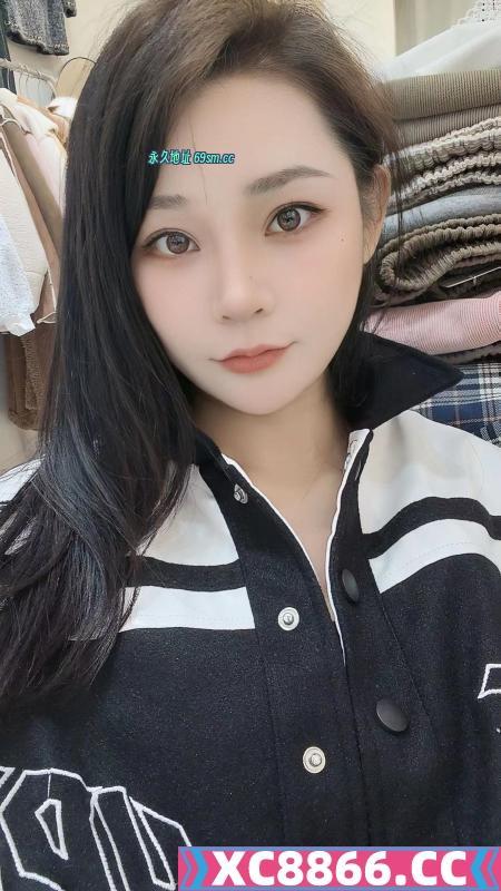 可舌吻大胸兼职妹妹