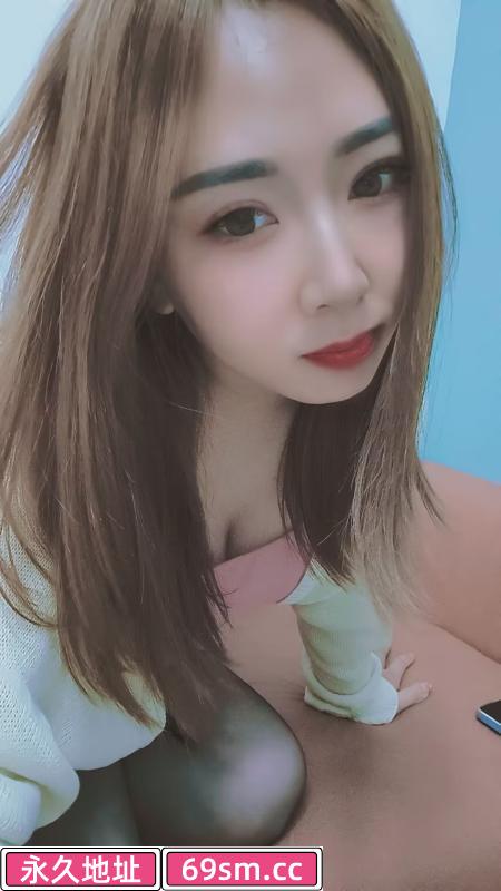 颜值小巧型小姐姐