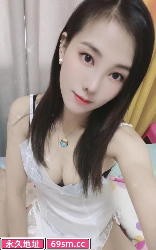 清纯大胸吴迪美女