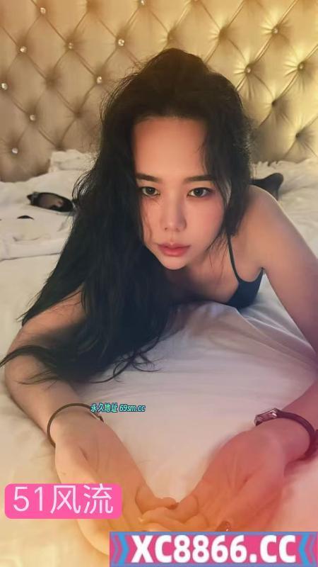 苗条性价比少妇