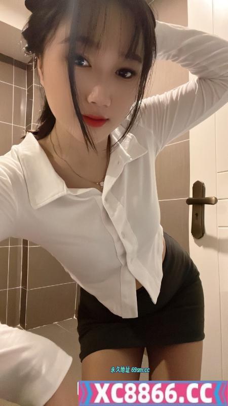 丰乳翘臀嫩妹子
