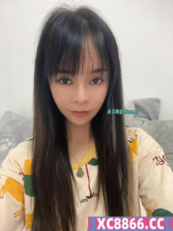 小个子大胸妹子