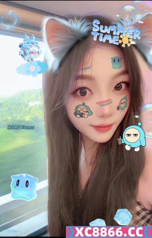 小九月尽显好身材
