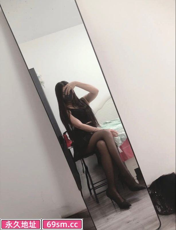 西城大奶黑丝妹