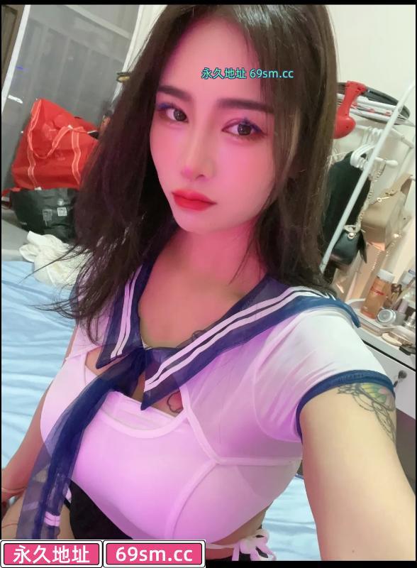 制服诱惑大胸媚娘