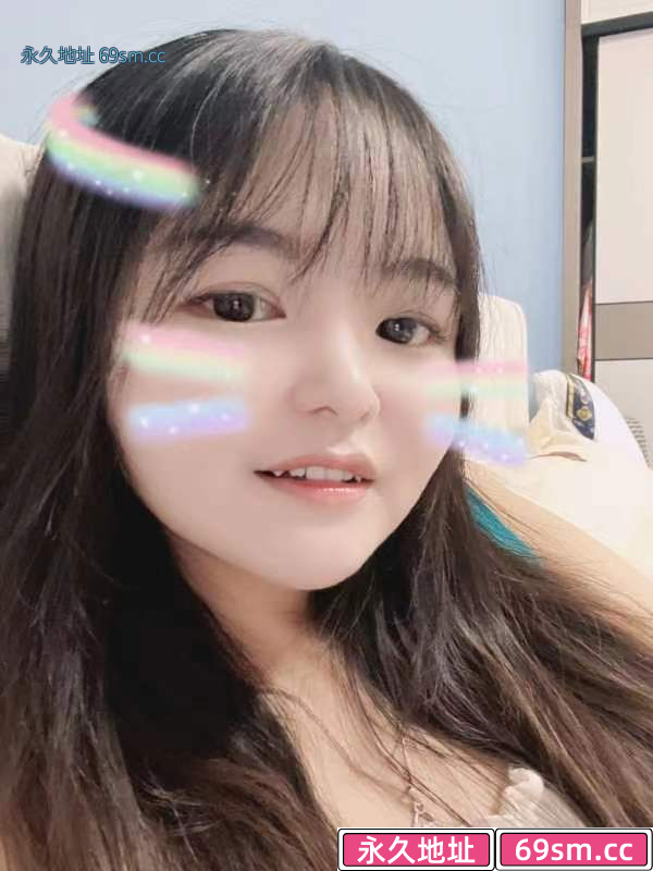 一个肉嘟嘟的女孩子