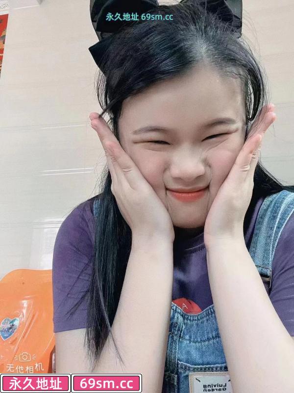 大胸年轻妹子
