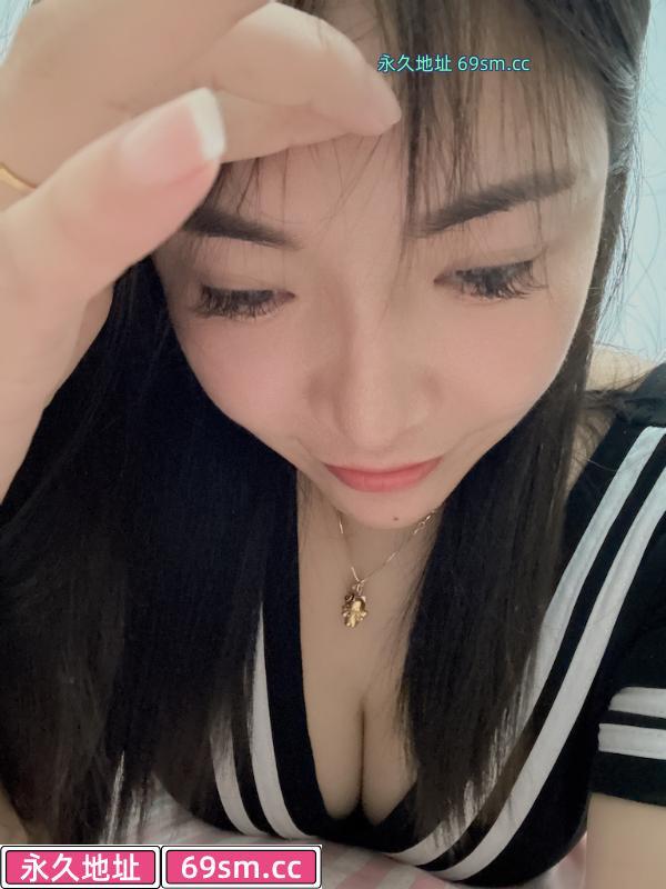 美胸半夏瑜伽小姐姐
