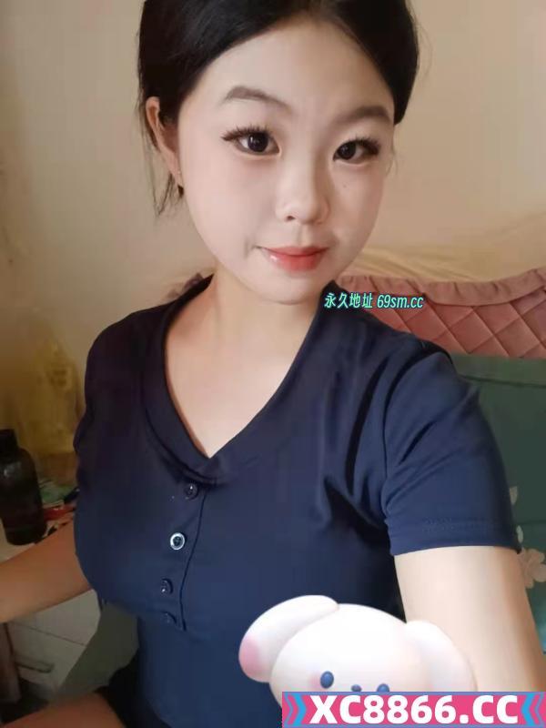 真实微胖18岁学生妹