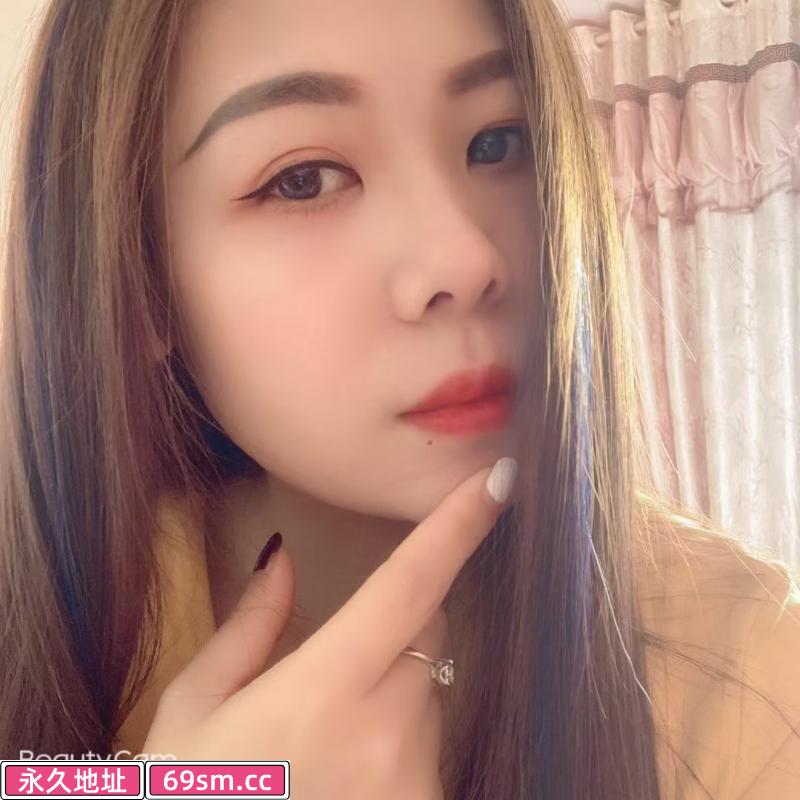 卖鞋的小少妇