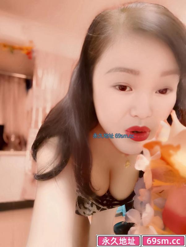 大胸泻火少妇
