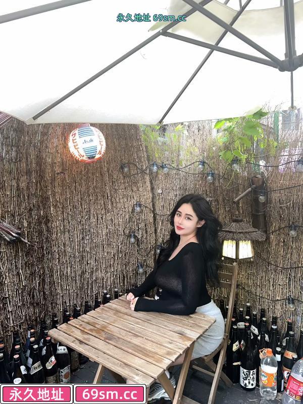 欧美风格大胸妹子