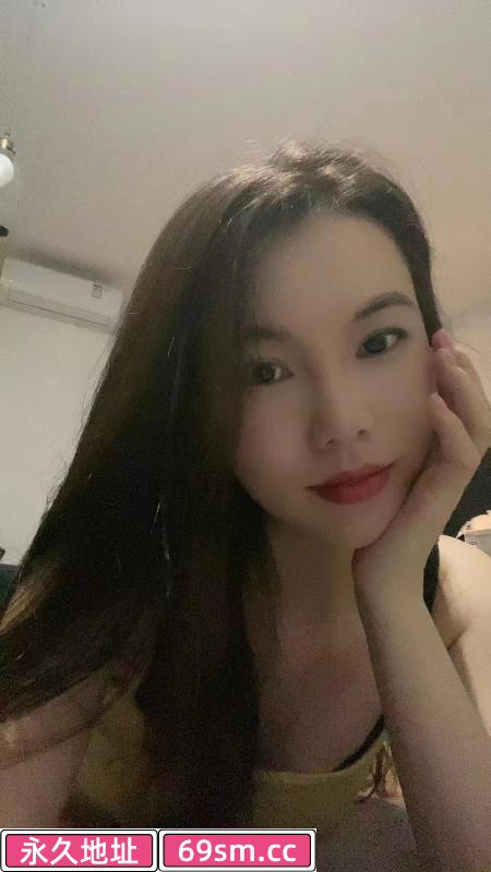 长腿萌萌妹子