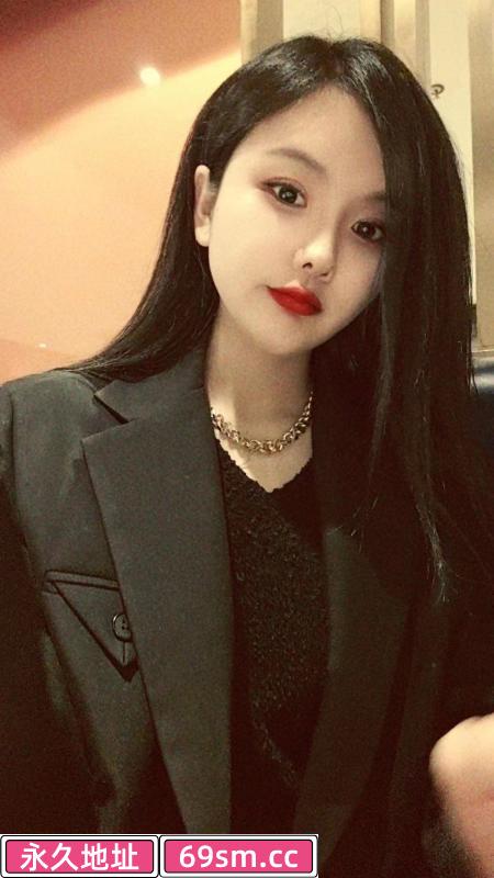 包臀女秘林木