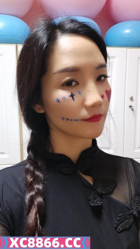探眼镜姐家抓龙筋