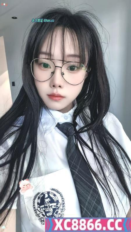 眼镜琪琪