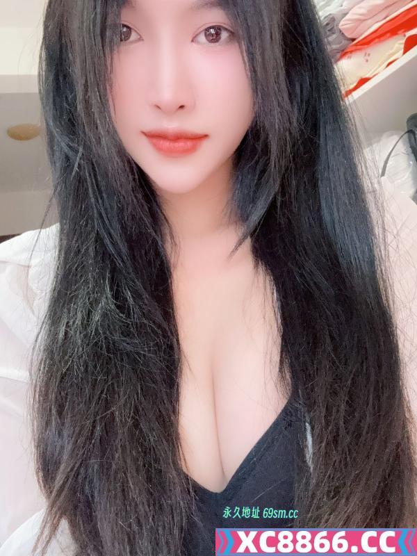 玲姐骚货很听话