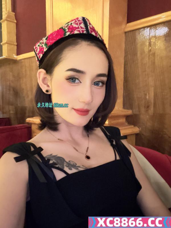 体验新疆小姐姐