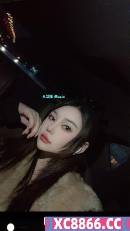 E罩杯御姐依依