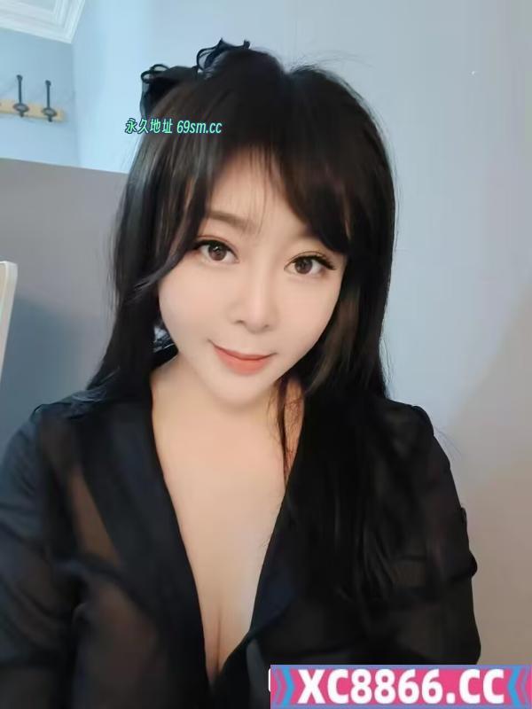 会喷水的小姐姐