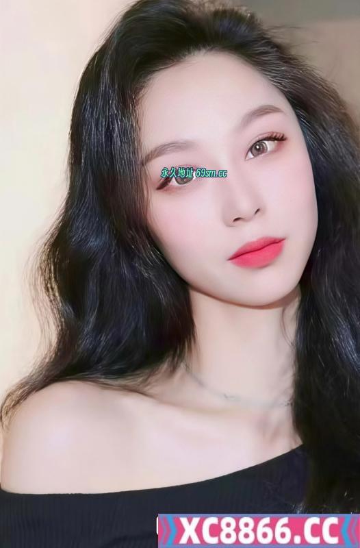 白嫩大奶迷人少妇
