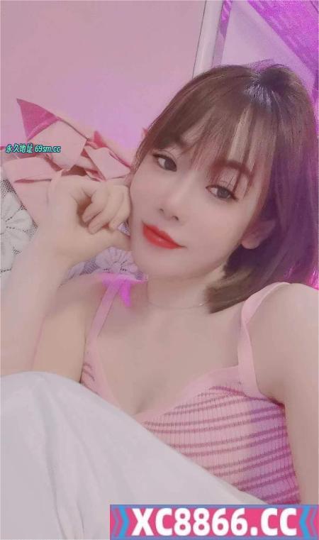 精致短发少妇如梦