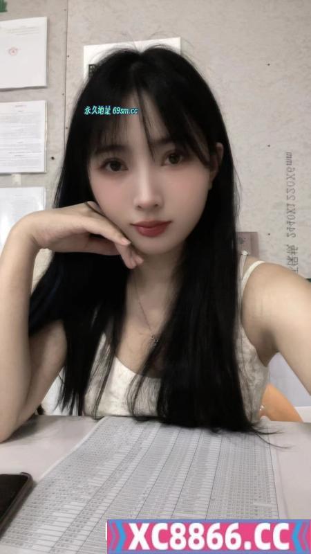 轻熟大胸御姐玥玥