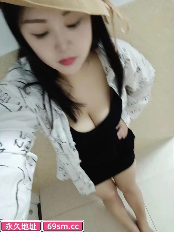 西湖少妇大胸佳怡