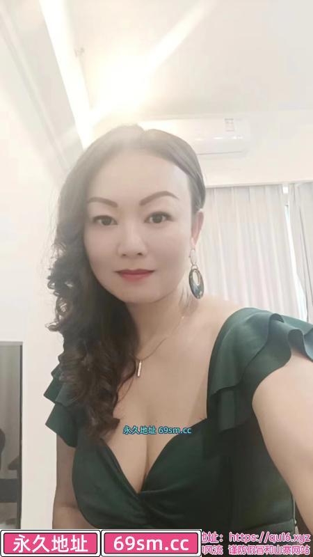 气质熟女笑笑