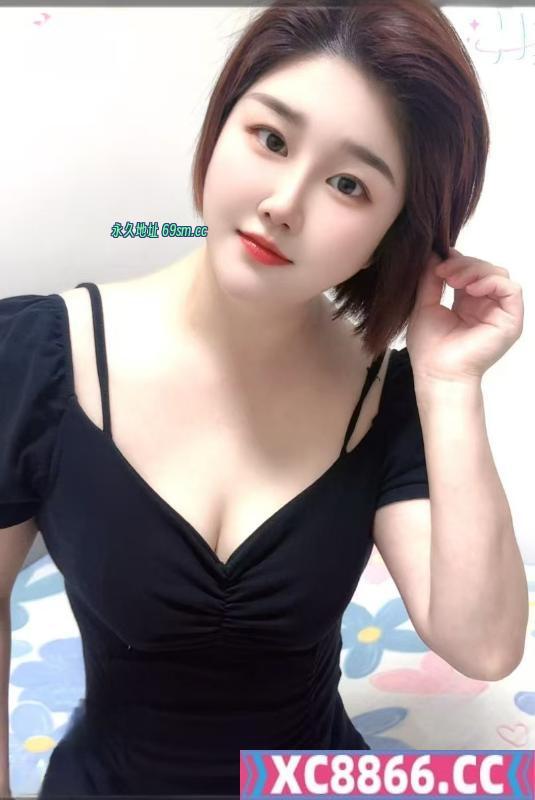 东门短发性感少妇