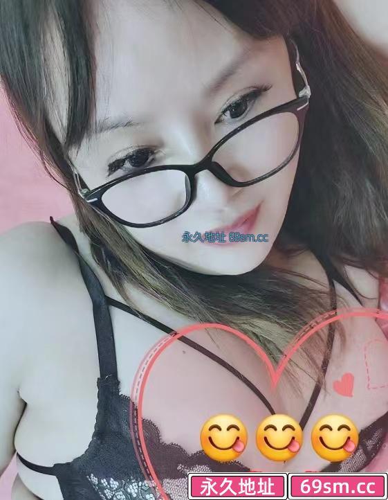 闵行大屁股眼镜熟女