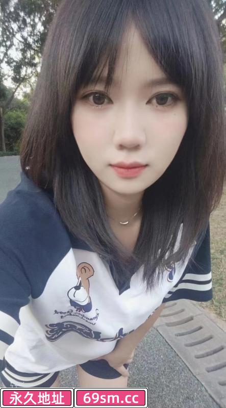 短发气质小雪妹妹