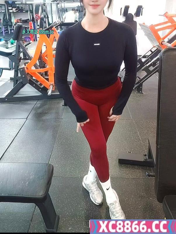 大屁股长腿少妇