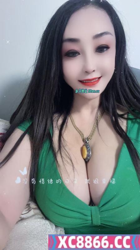 享受巨乳服务系美女
