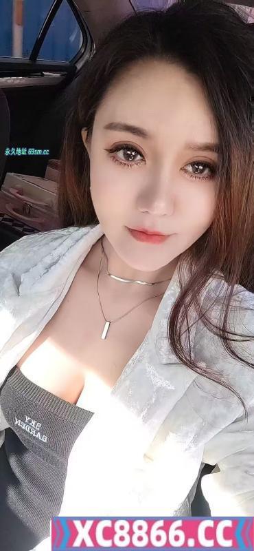 大胸翘臀混血妹妹