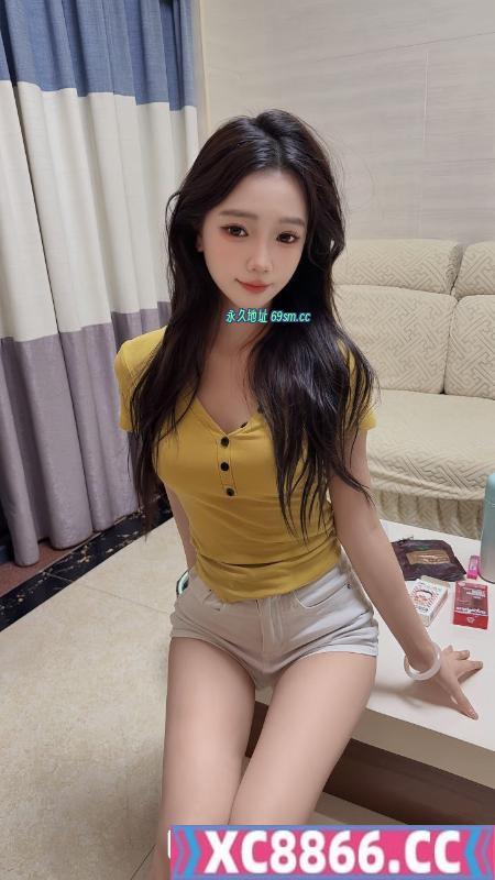 甜美乖巧颜值嫩妹小小