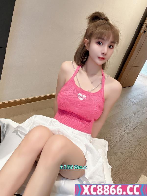 肤白貌美颜值梦梦