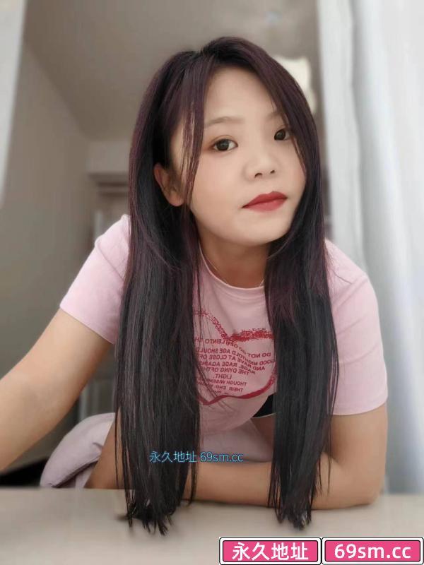 天心纯素颜嫩妹子