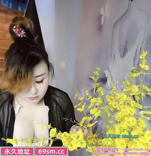 大奶骚妹子值得一试