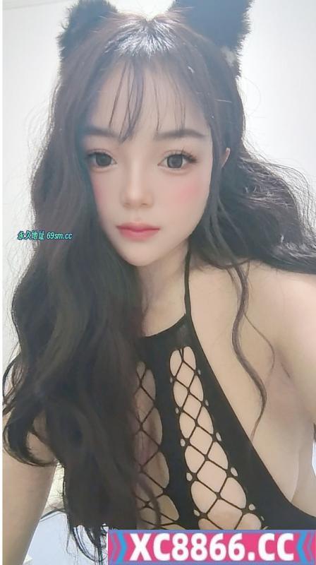 放的开的小骚货