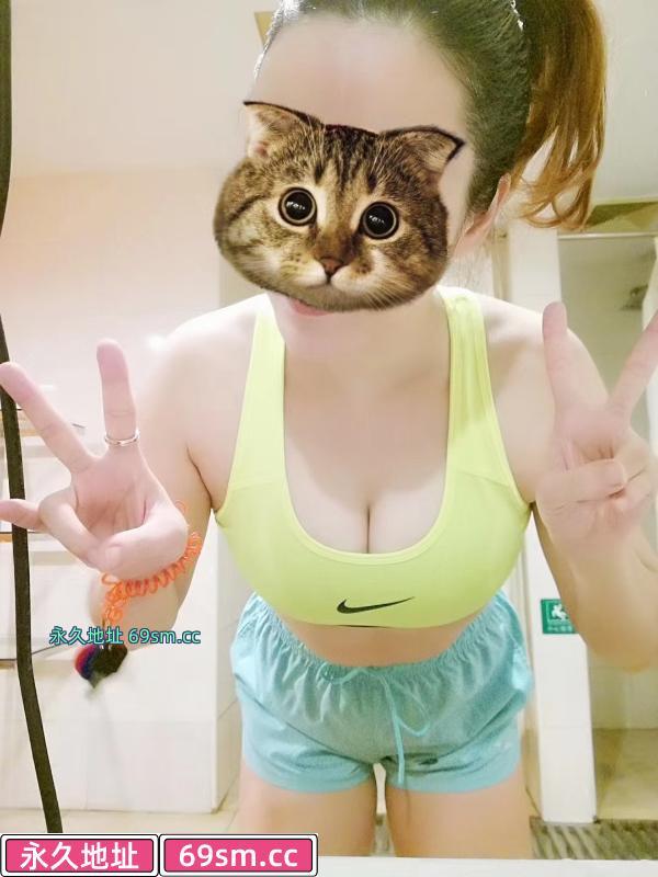 身材火爆健身少妇