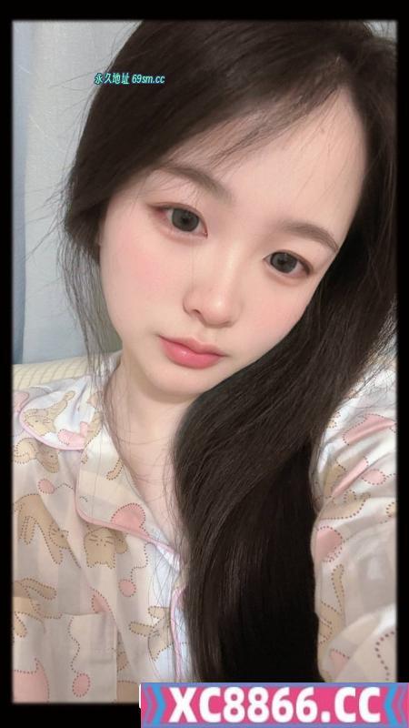 气质大胸嫩妹