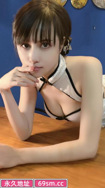 广州旗袍制服彤彤