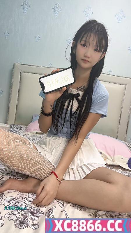 南站三点粉白虎小妹妹