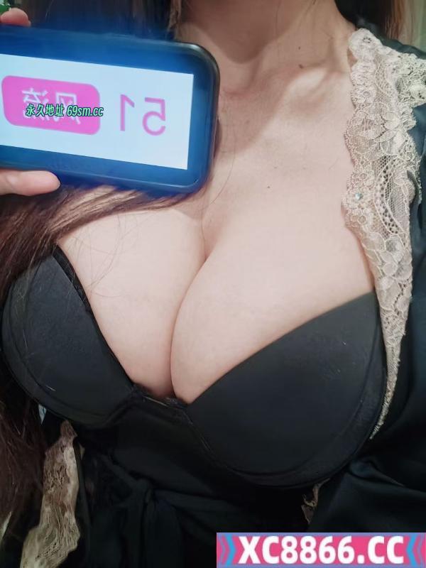 金桥D乳风骚人妻