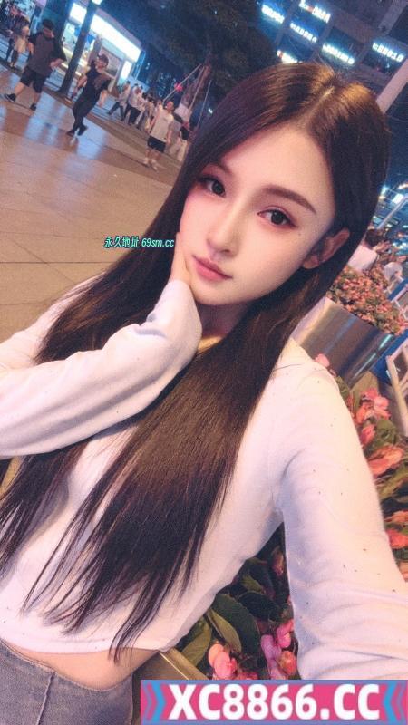 女友般的小美女