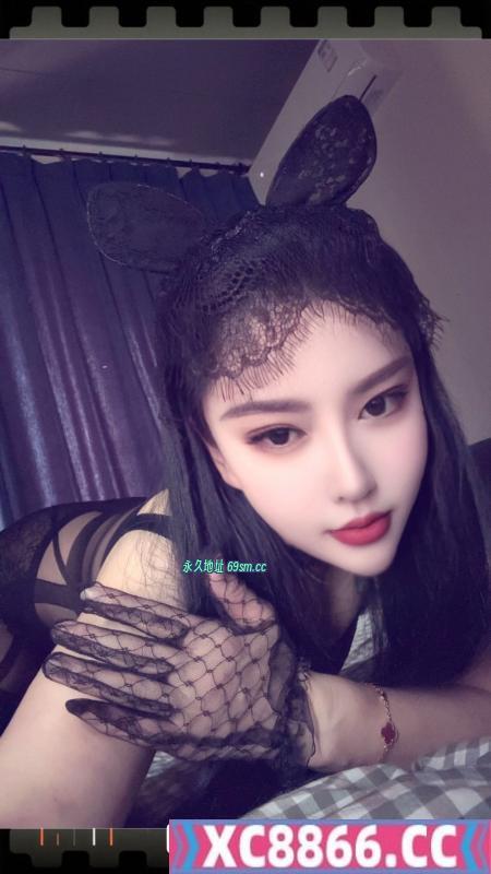 圆润挺翘小姐姐