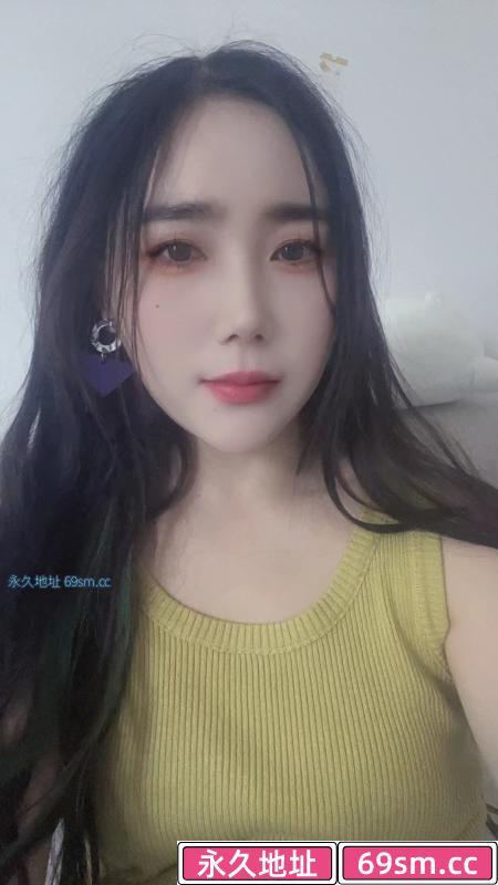 练瑜伽的小烧妹